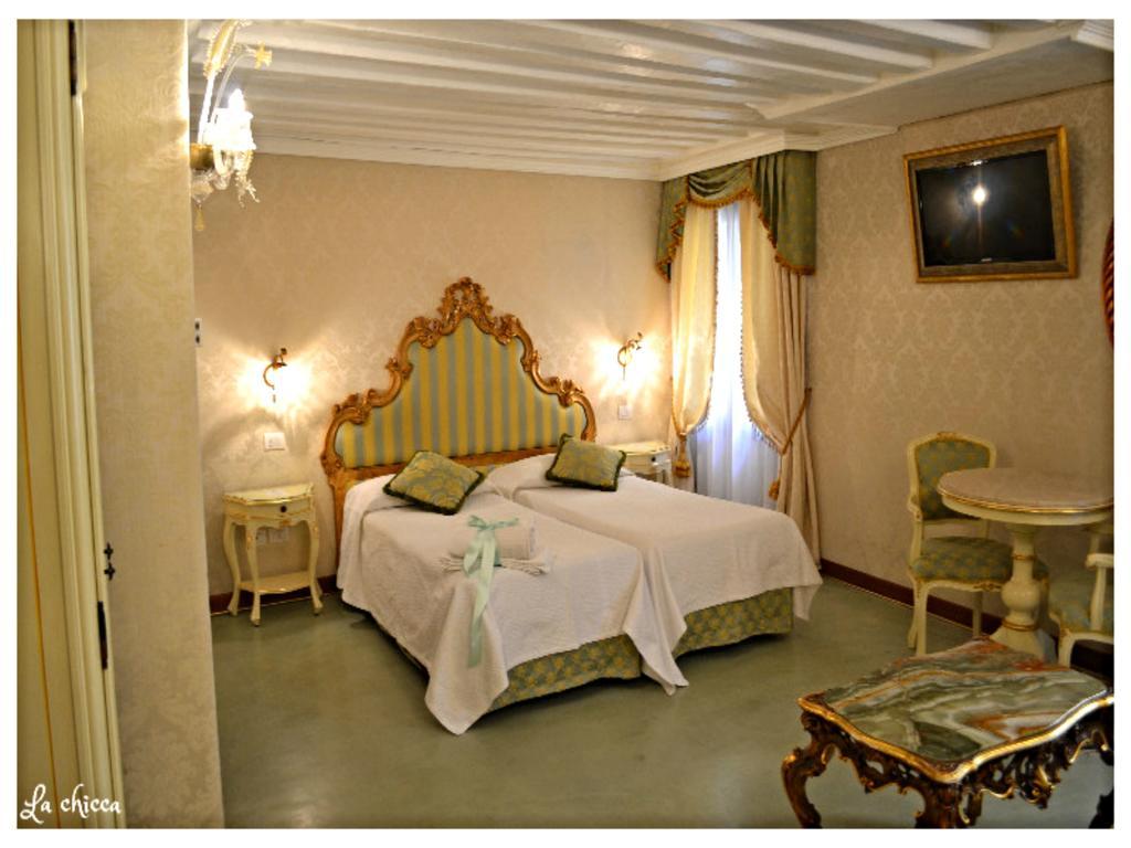 Guest House La Chicca Venesia Bagian luar foto