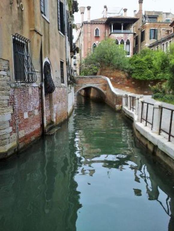 Guest House La Chicca Venesia Bagian luar foto